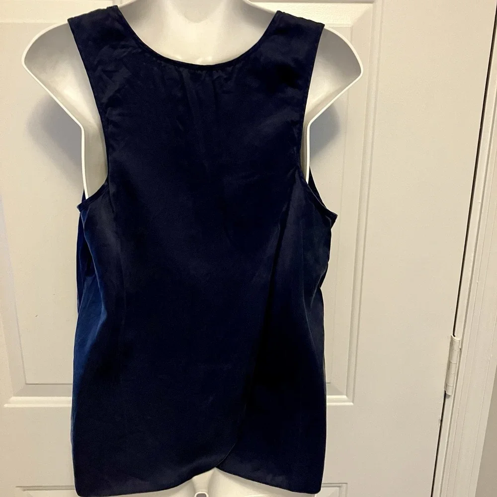 Lunya Sz Medium 100% Silk Navy Blue Pajama Shirt Tank Top Tulip Back Good In Bed